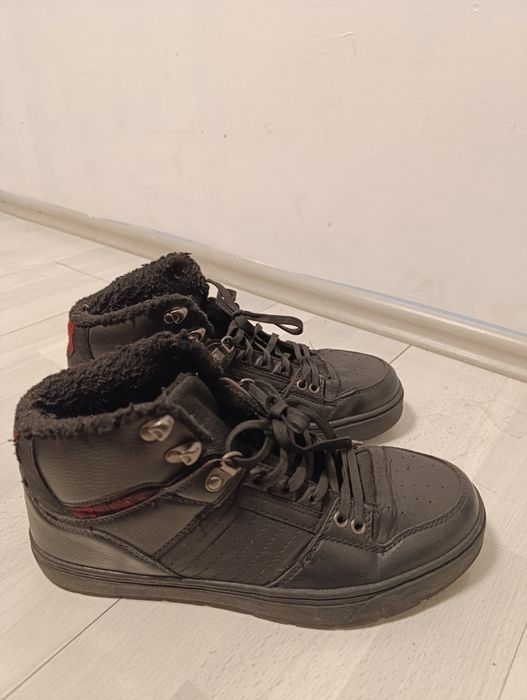 Buty czarne sportowe V ty 41