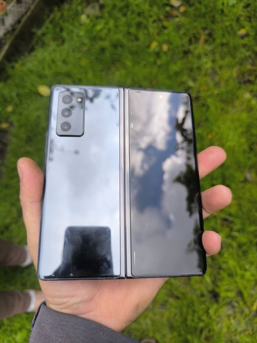 Телефон Samsung Galaxy Z Fold2 5G