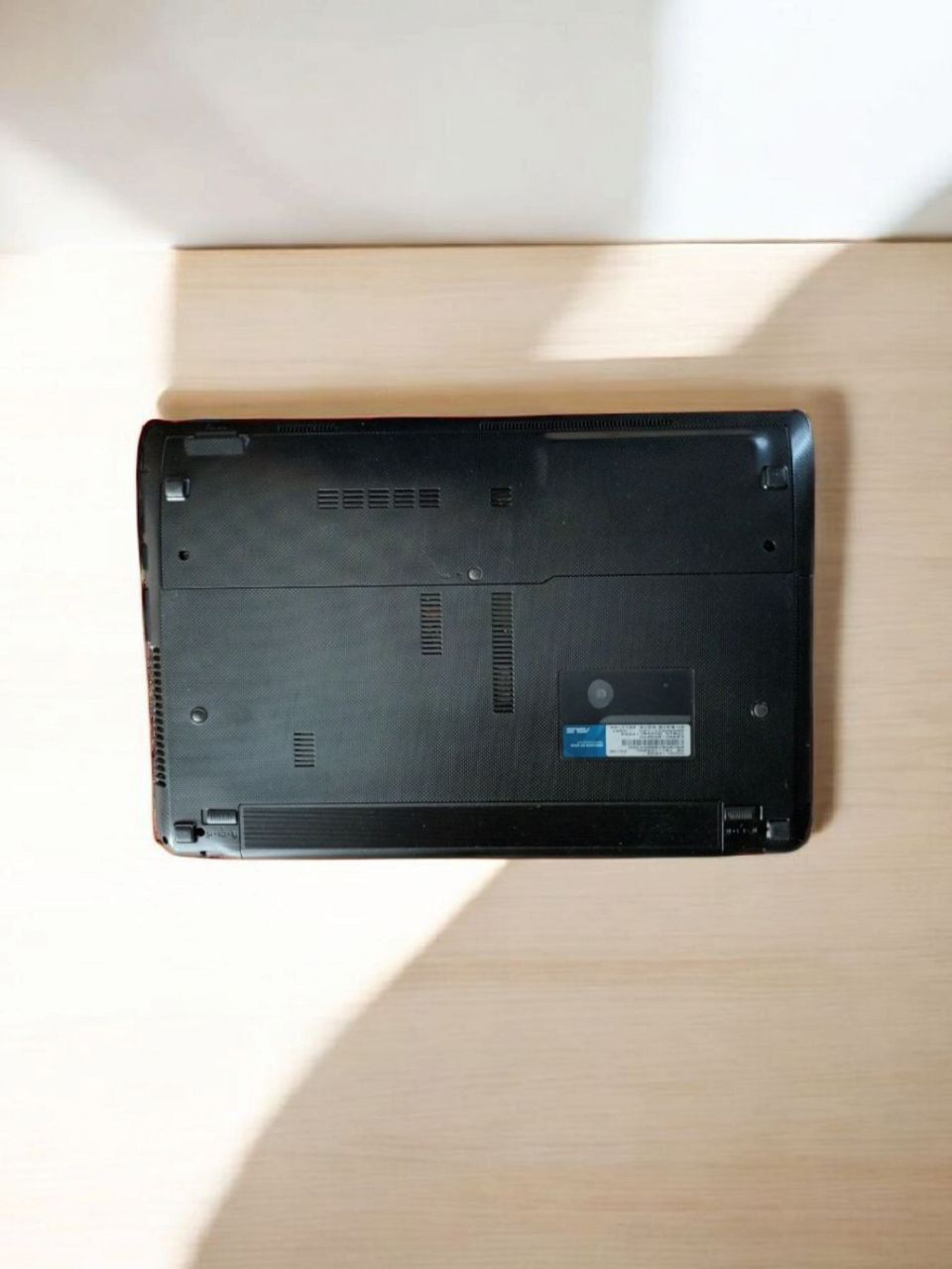 Ноутбук Asus k53sc intel i5 є коробка і документи