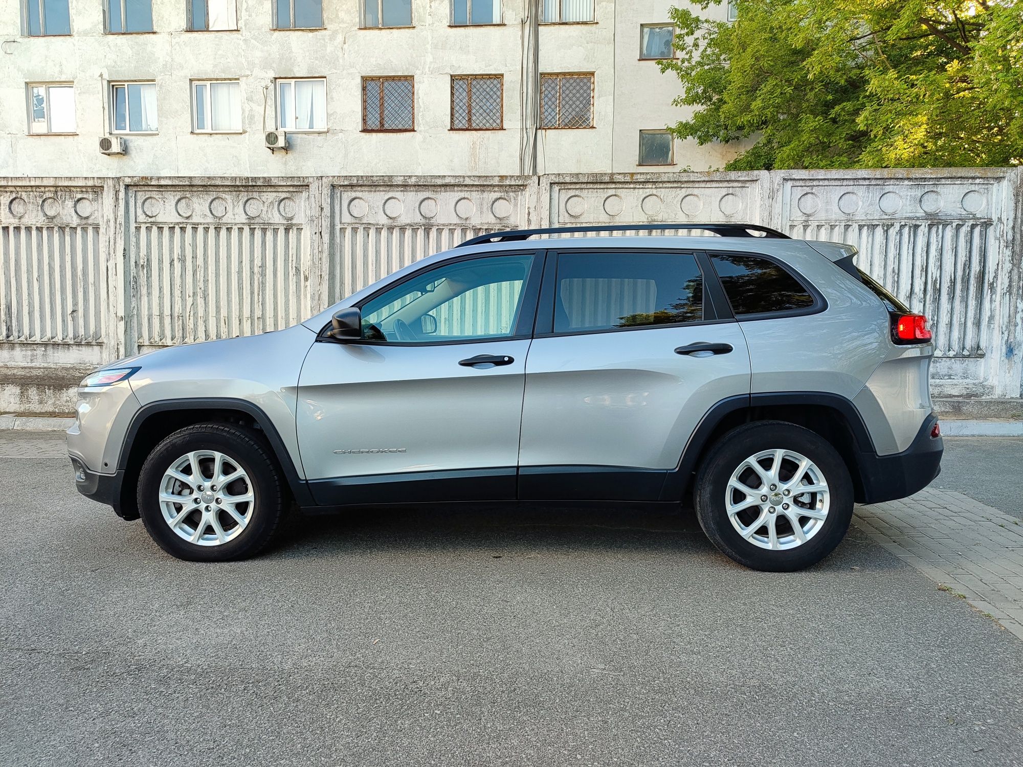 Sport Jeep Cherokee 2,4 бенз АВТОМАТ