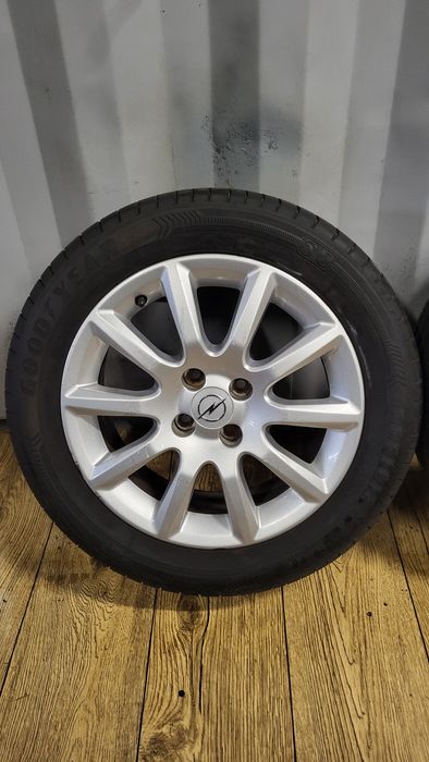 Felgi Opel 16" 4x100 z oponami 205/55 R16 Astra H Corsa Super stan