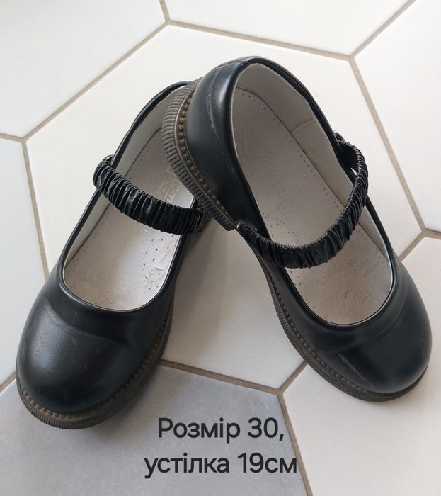 Туфлі чорні шкільні на дівчинку, еко-шкіра, б/в, 30р.