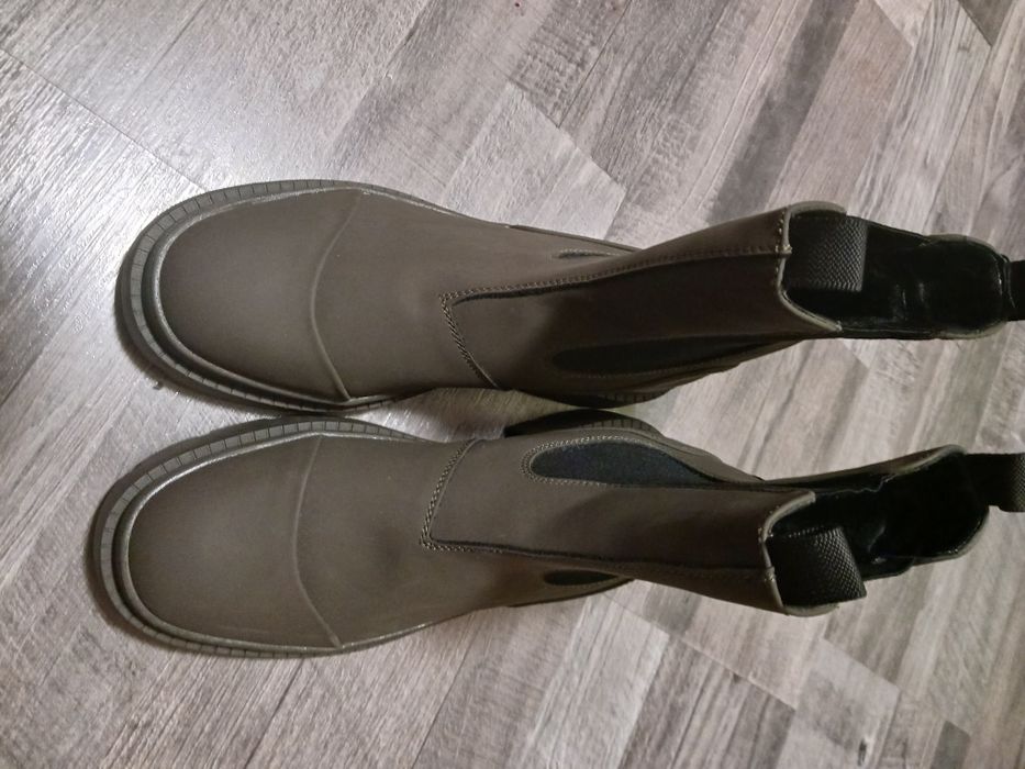 Продам ботинки зимние