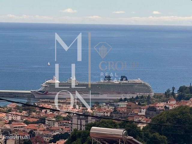 Moradia com quintal e vista mar|