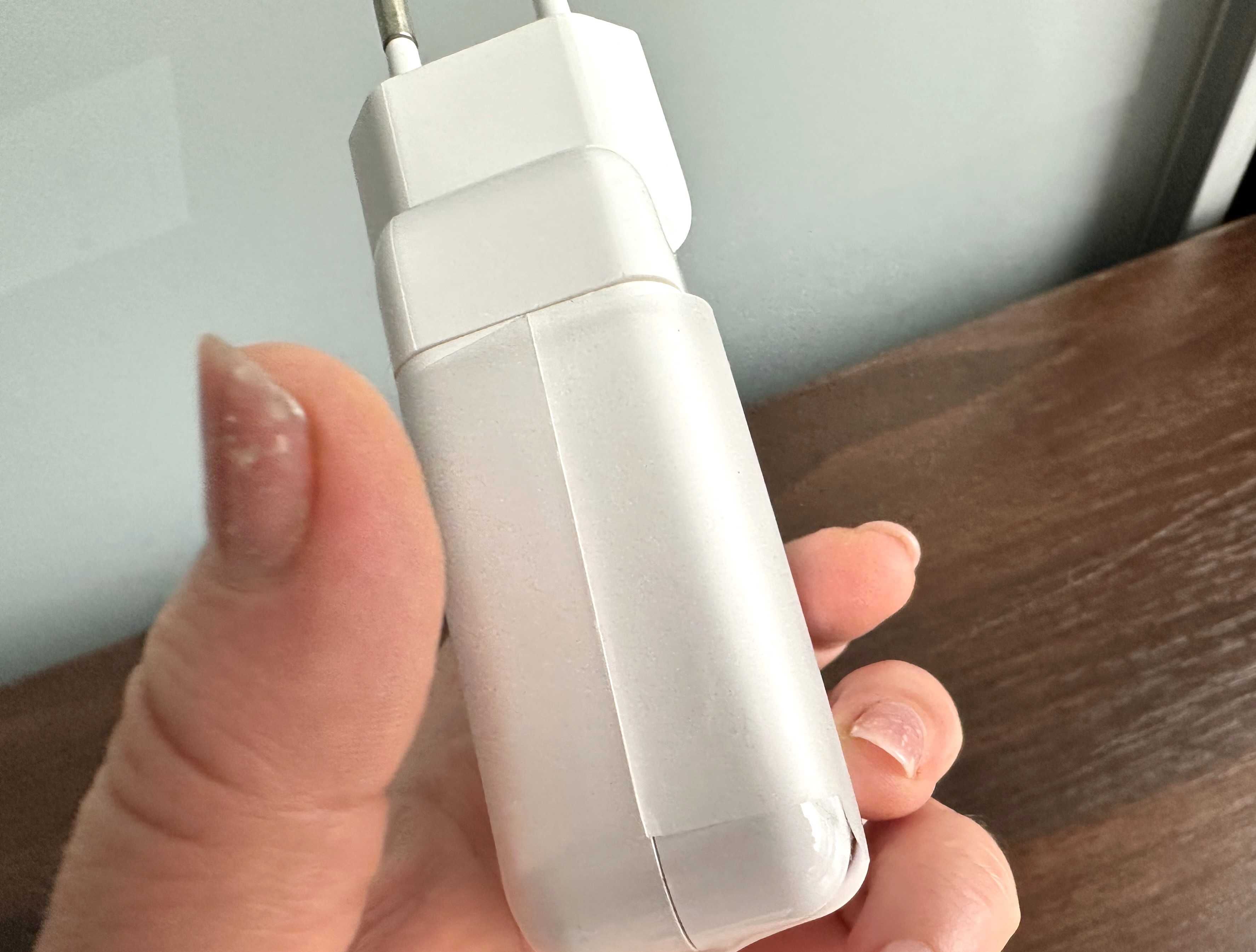 Адаптер живлення 61W USB-C Power Adapter. A 1718