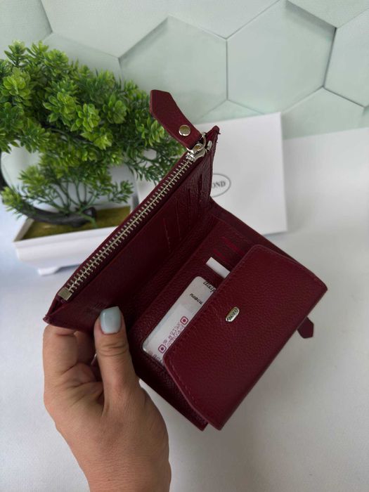 Жіночий шкіряний гаманець компактний