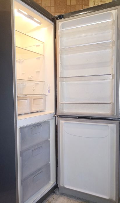 Ariston холодильник No Frost