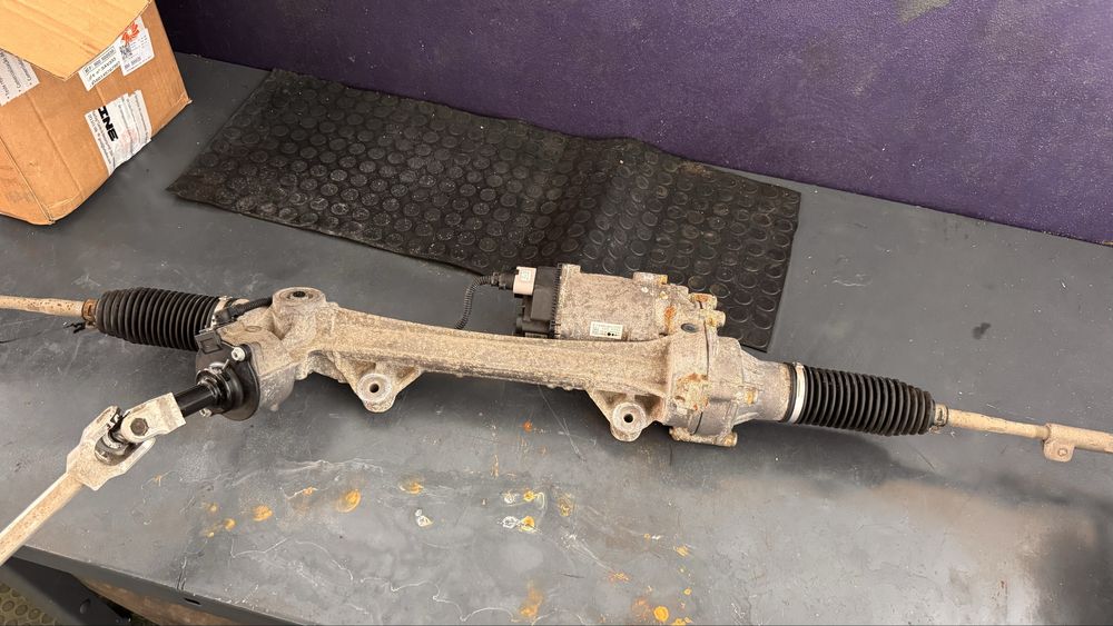 Caixa direção bmw F30