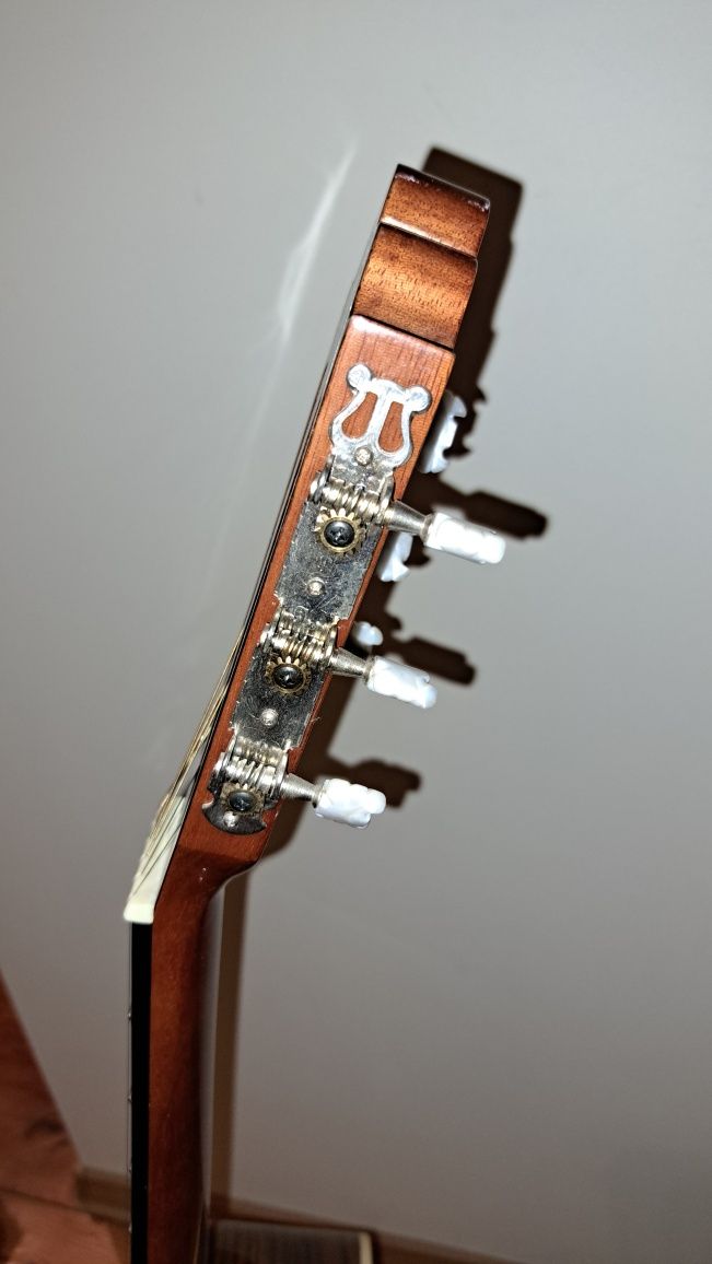 Gitara akustyczna
