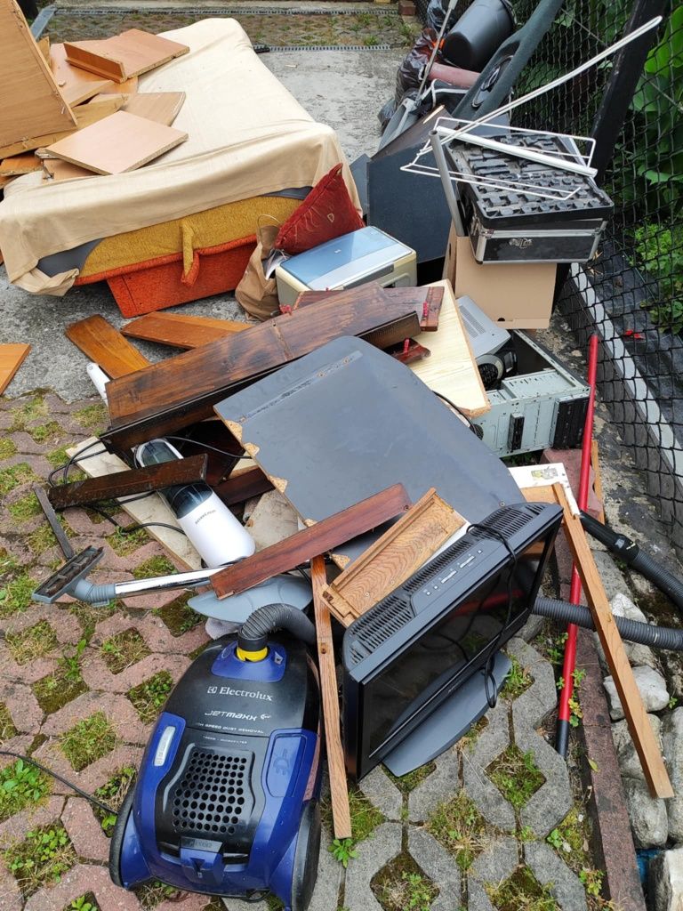 Wywóz Rzeczy z Działek Garaży Opróżnianie Mieszkań Domów Wywóz Gruzu