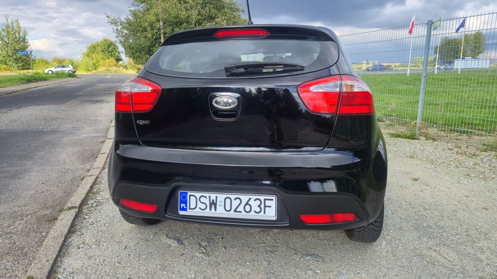 Zadbana Kia Rio ** Benzyna ** Klima ** Niski Przebieg