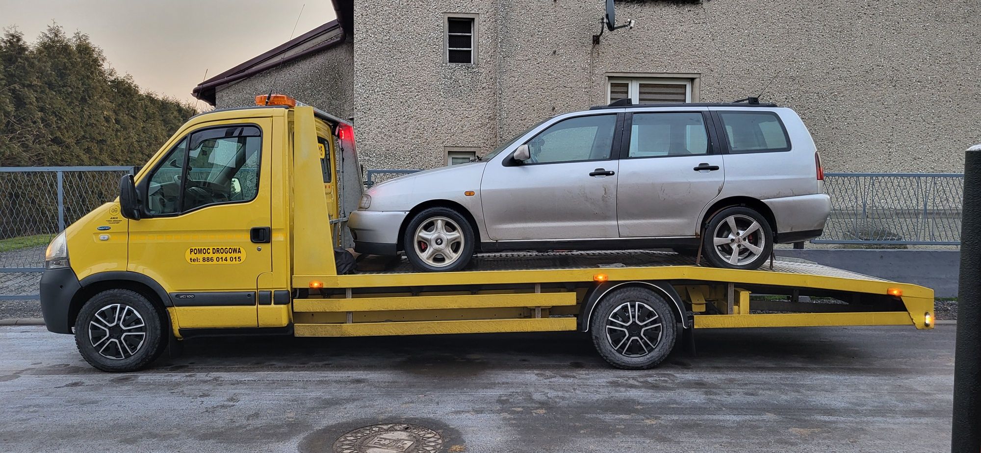 Transport Autolaweta Pomoc drogowa Laweta Holowanie Katowice Śląsk