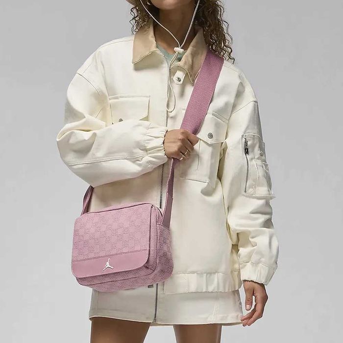 Сумка через плече Jordan MONOGRAM MINI MESSENGER Bag UNISEX Pink glaze