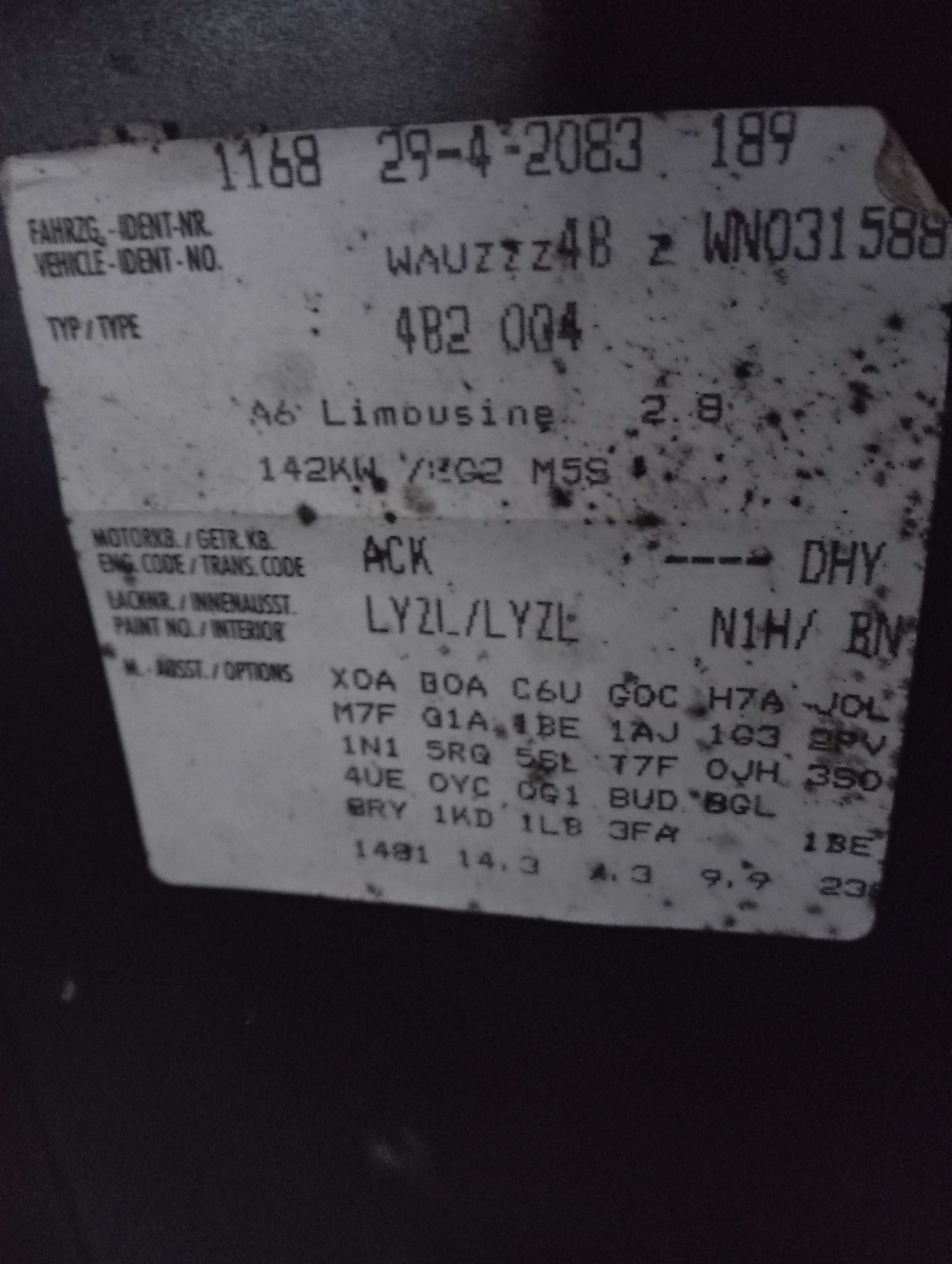 Audi A6 C5 Sedan Klapa tył  Tylna Kompletna LYZL