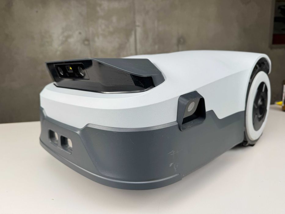 Robot koszący AI ANTHBOT Genie 3000 – bezprzewodowa kosiarka do 3600m2