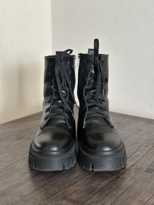 Жіночі зимові черевики з натуральної шкіри