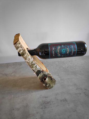 Drewniany stojak na wino unikat wyjątkowy na prezent ciekawy