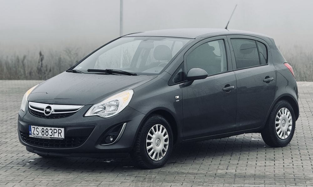 Opel Corsa D 1.4 87KM 5 drzwiowa facelifting, piekny kolor, bez rdzy