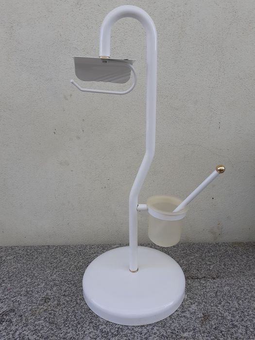 Suporte de rolo de papel e piaçaba