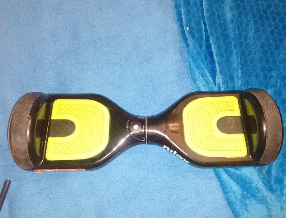 Hoverboard usado poucas vezes  mas em muito bom estad leva carregador