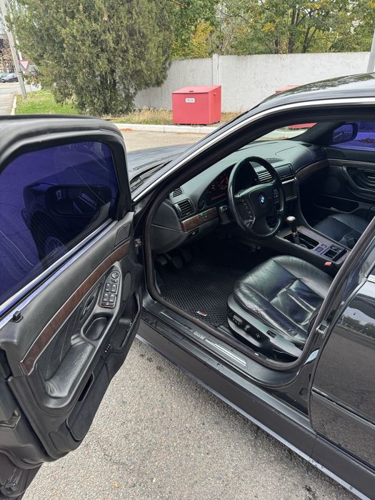 Продам Bmw E38 3.5