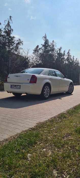 Sprzedam Chrysler 300c 5.7 HEMI POLSKI SALON NISKI PRZEBIEG 132 tyś