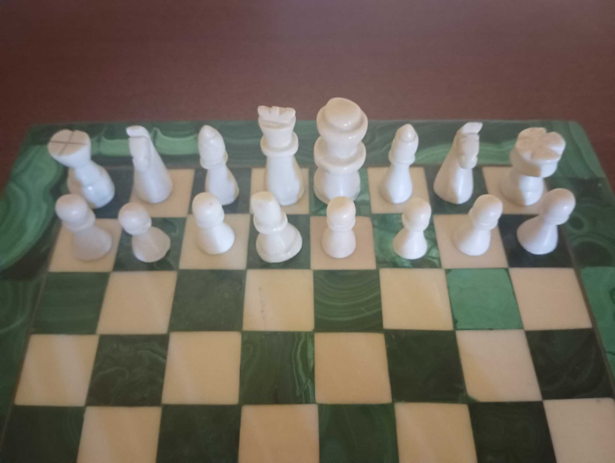Xadrez em Malaquite e "Jade Branca"  22.5 x 22.5 made in Congo, Africa