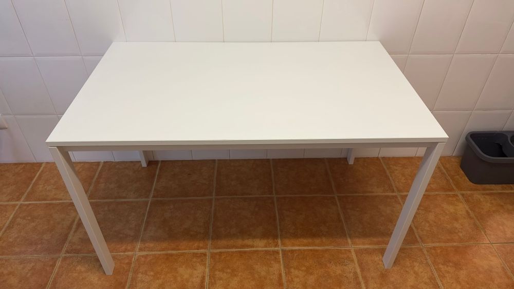 Mesa branca IKEA