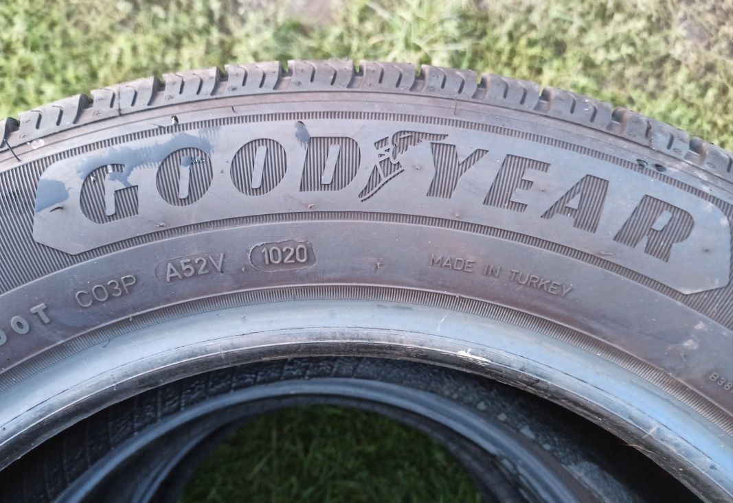 Opony letnie Goodyear Efficient Grip Cargo 215/60R17C 109/107H