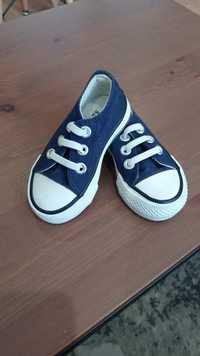 Buciki buty trampki dla rocznego dziecka kapcie rozm 19