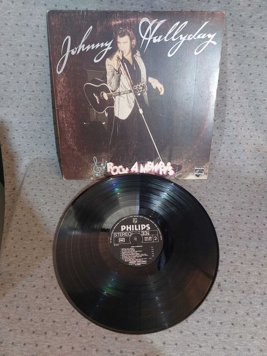 Discos de vinil elvis entre outros