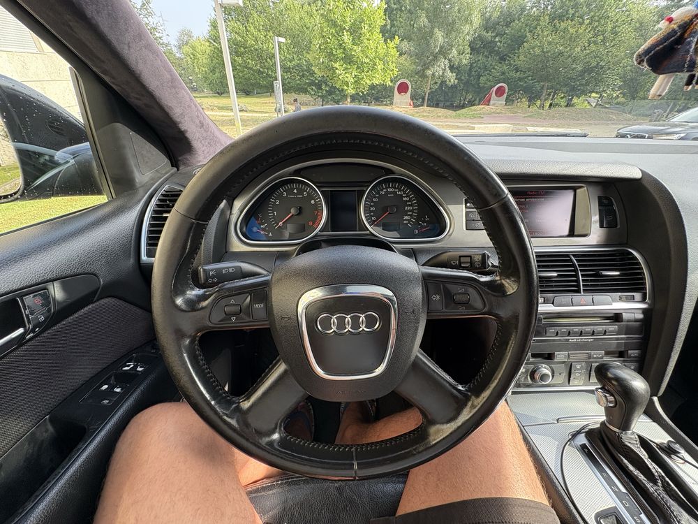 Audi Q7 4.2 FSI V8