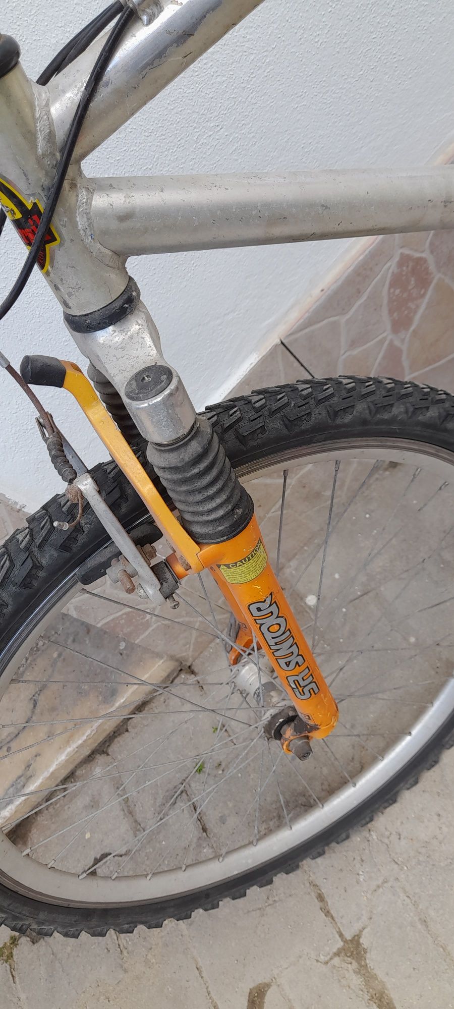 Bicicleta usada mas a andar