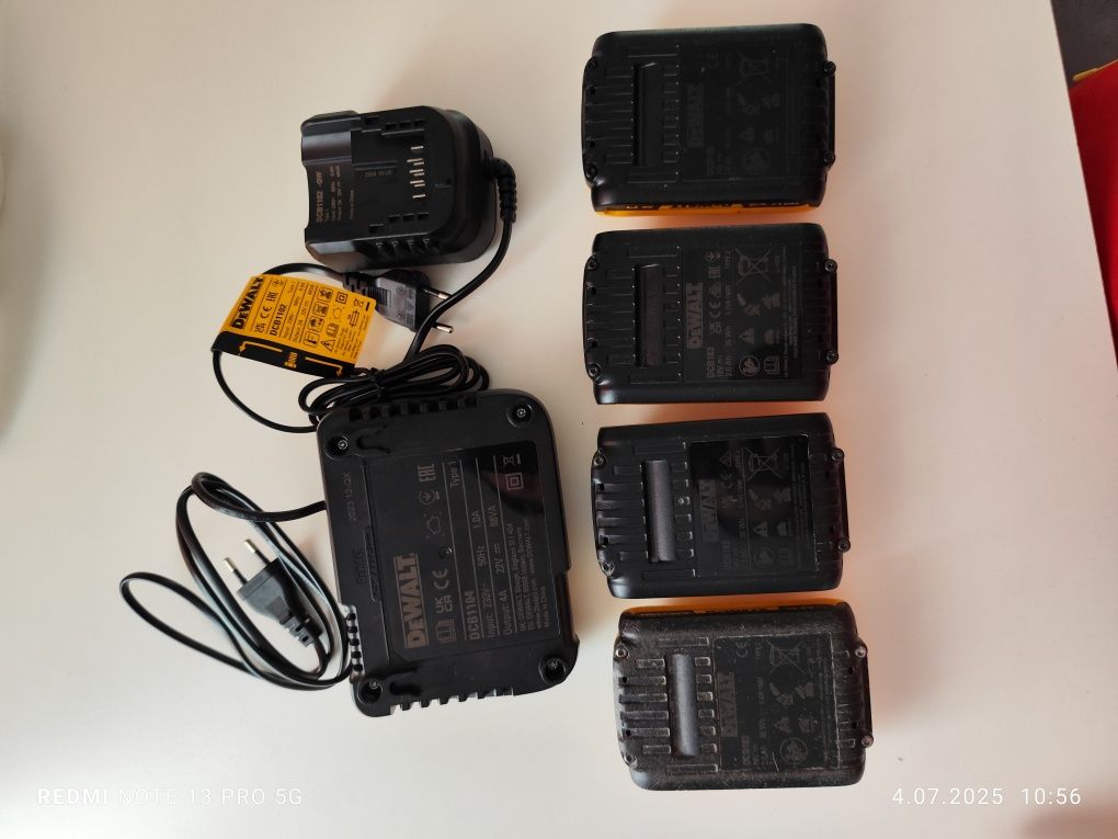Zestaw dewalt dcb1104, dcb1102, 4x dcb183 2ah