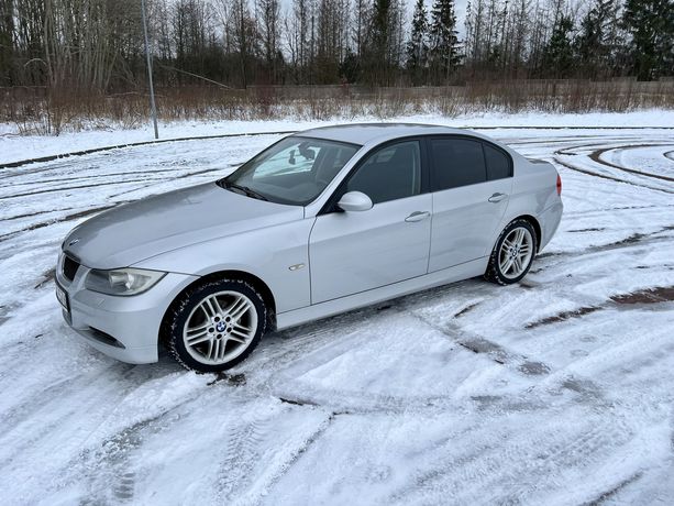 BMW E90 318i benzyna 143KM 2007rok