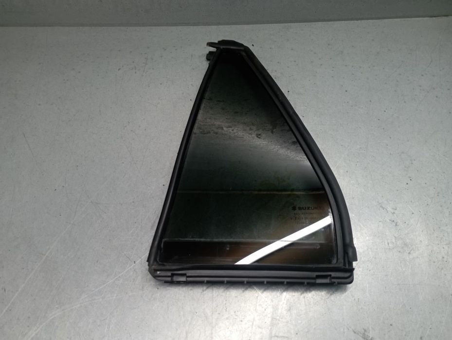 Vidro triangular da porta trás esquerdo SUZUKI SX4 S-Cross (JY)