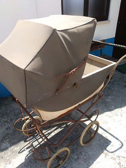 Uma peça fantástica -Carrinho de bebé Vintage anos 70