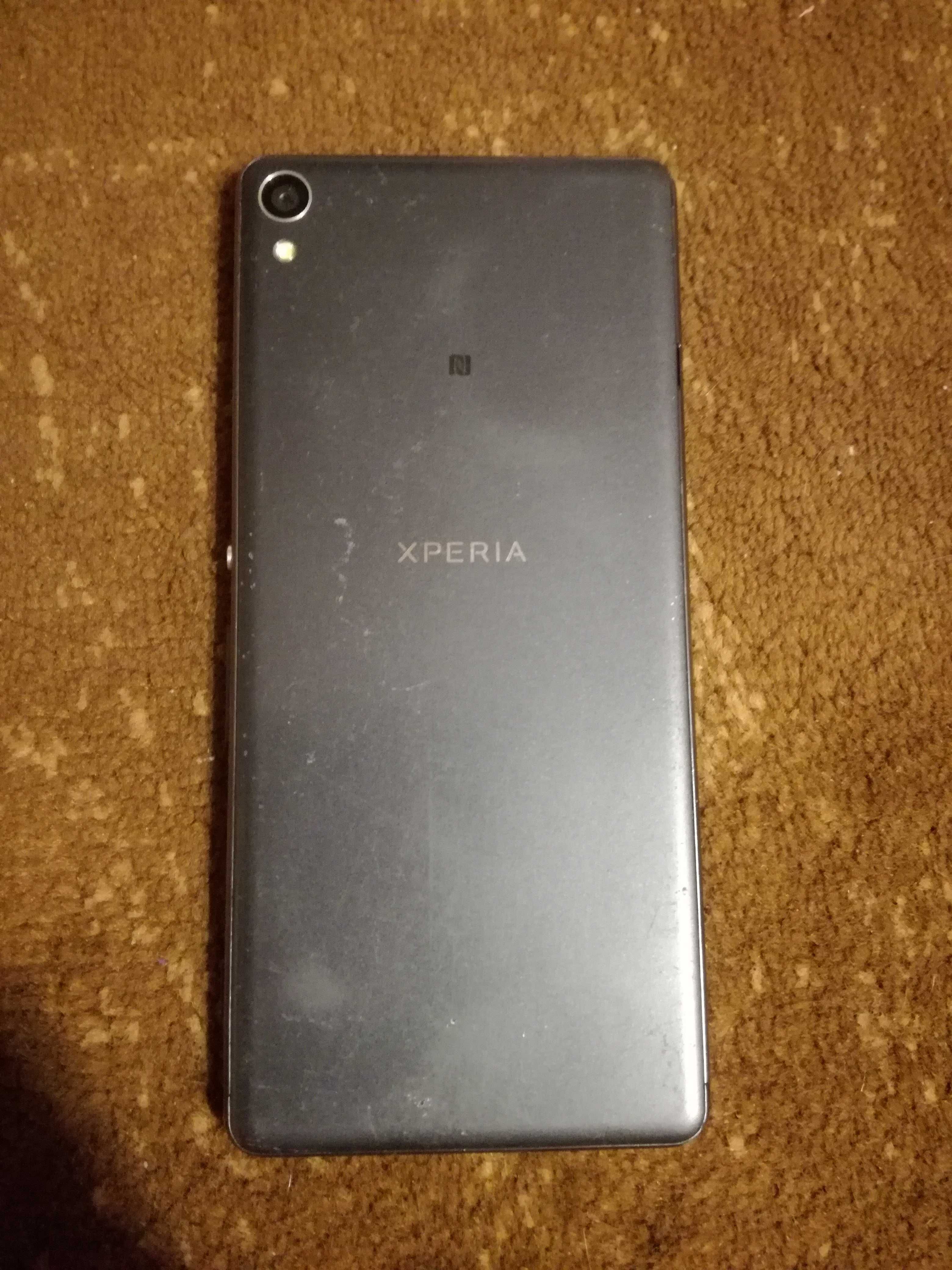 Smartfon Sony Xperia XA 2 GB / 16 GB