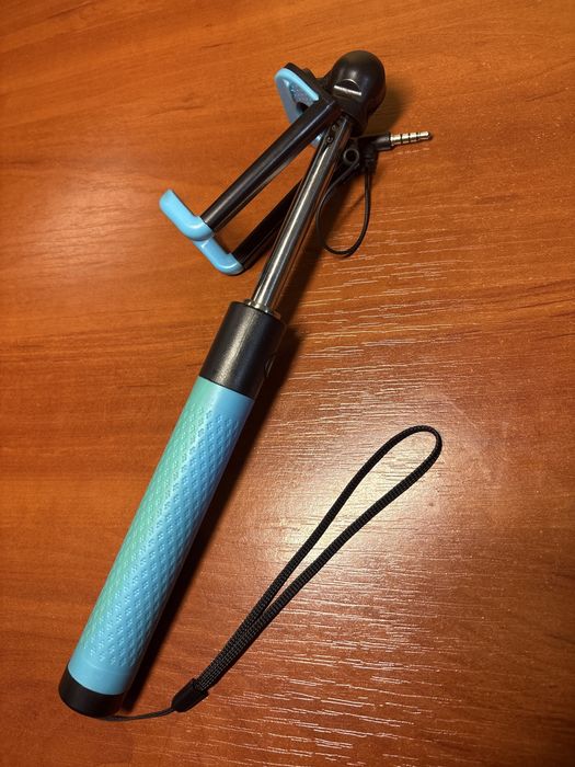 Селфіпалка синя дротове підключення