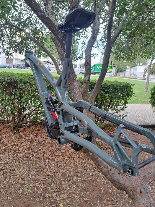 Vendo quarto commencal supreme V4.5 downhill tamanho L