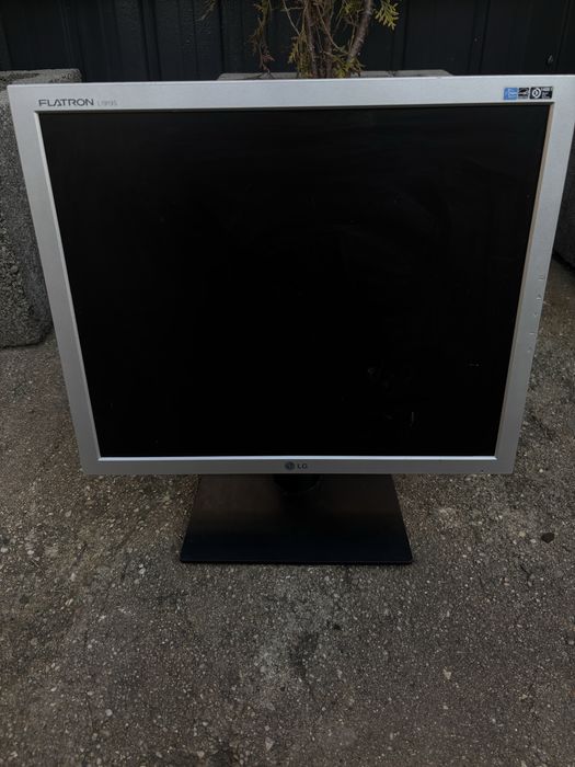 Монітор lg19 з Німеччини