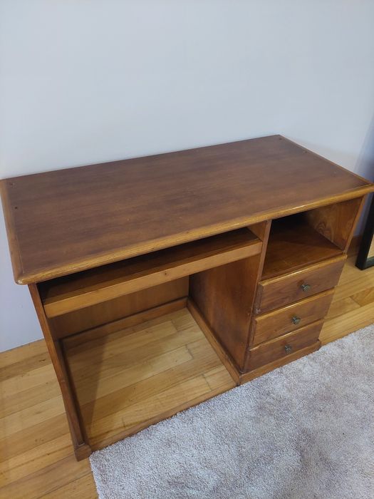 Secretária em madeira maciça castanha