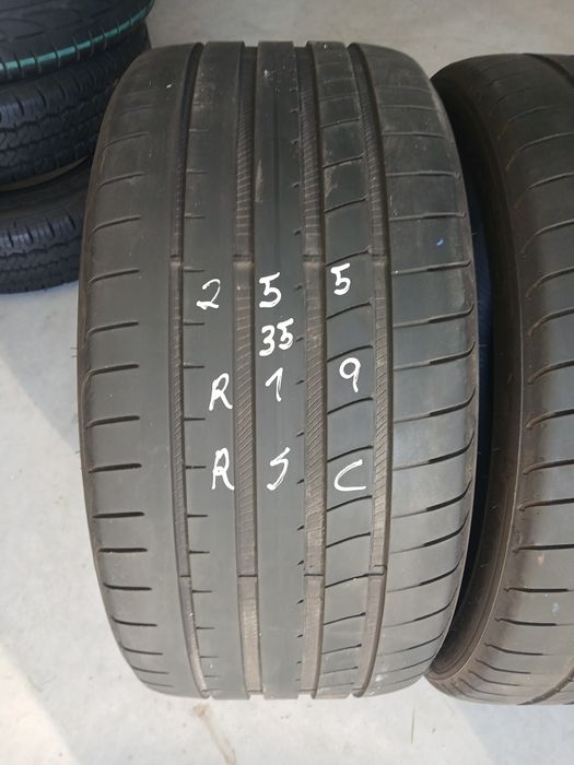 2 pneus 255 35 r19 RFT  Goodyear