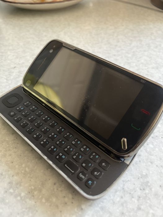 Nokia N97 в хорошому стані