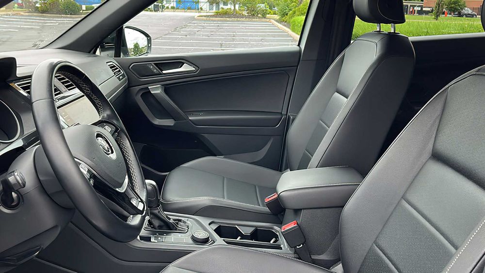 Volkswagen Tiguan      2021
