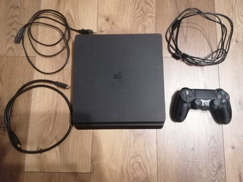 PlayStation 4 + gry