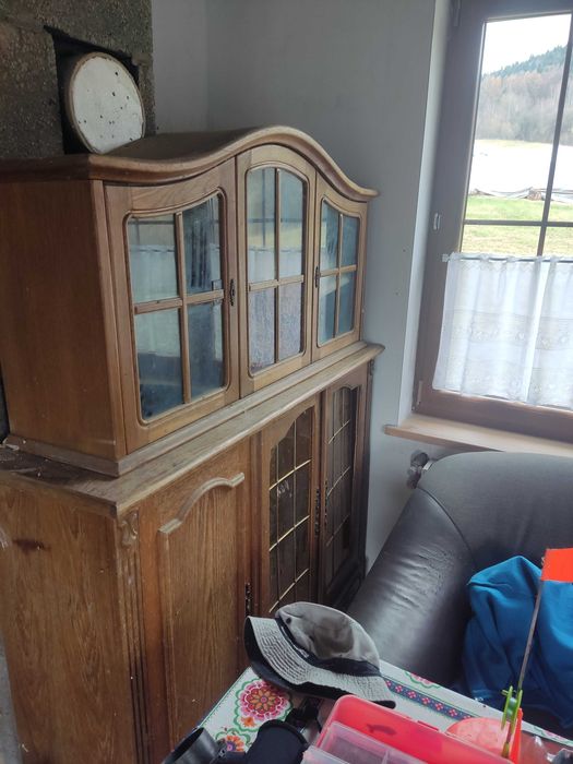 Kredens dębowy tanio