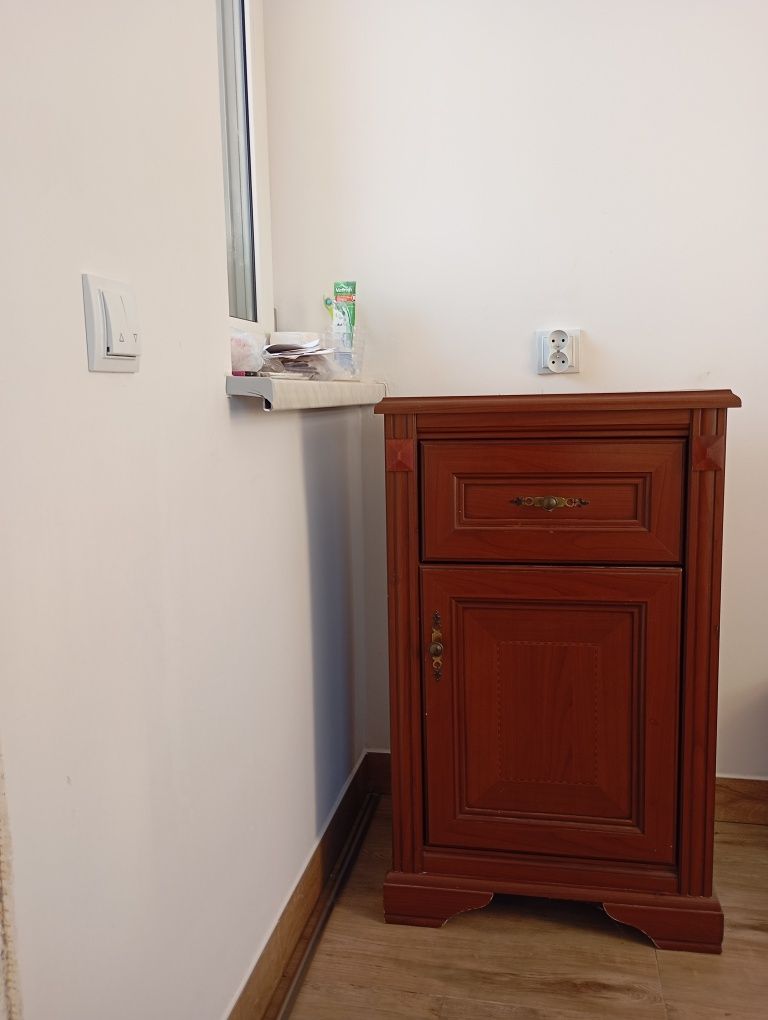 Komoda wąska do przedpokoju, salonu