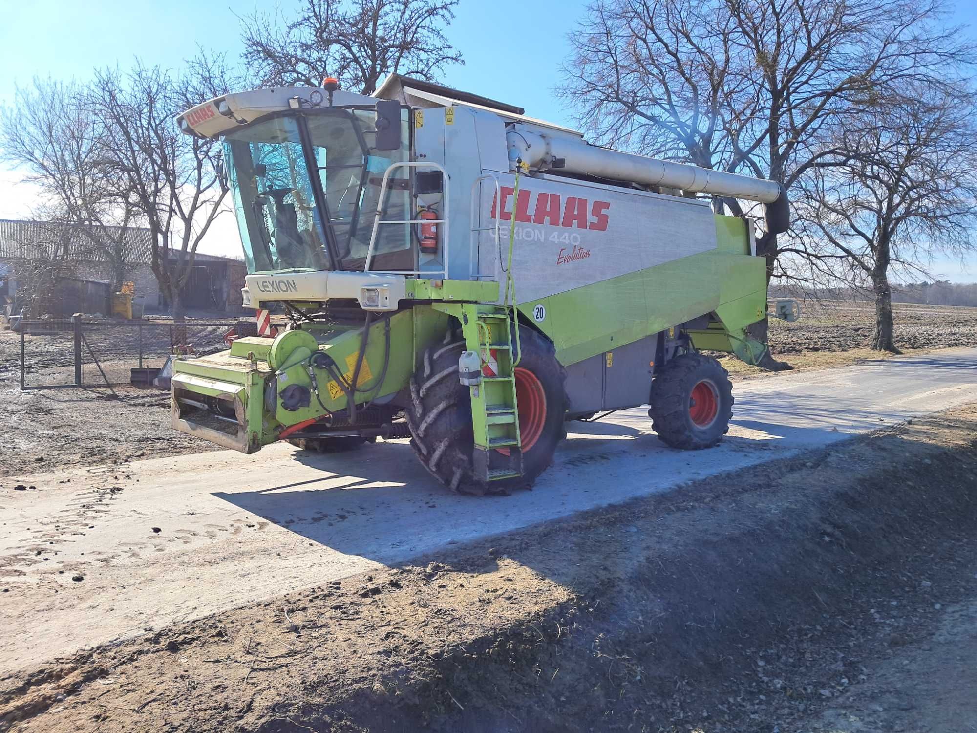 Kombajn CLAAS LEXION 440 Evolution