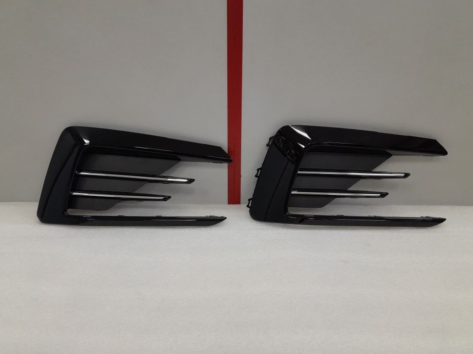 Решітка в бампер VW Passat B8  R-Line 14p- Оригінал